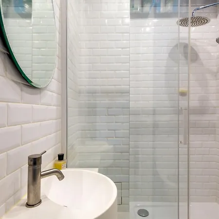2-bedroom Located Porte Maillot, 17, By Easyflat Apartment